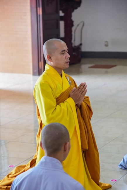 Pratimoksa commandment rite and precept listen at Hoang Phap pagoda